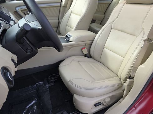 Used 2017 Ford Taurus SEL w/ Equipment Group 201A image 19