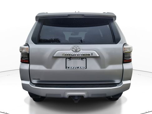 Certified 2022 Toyota 4Runner SR5 Premium image 6