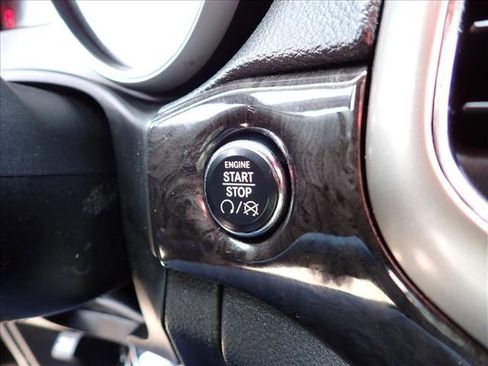 Used 2013 Jeep Grand Cherokee Laredo image 23