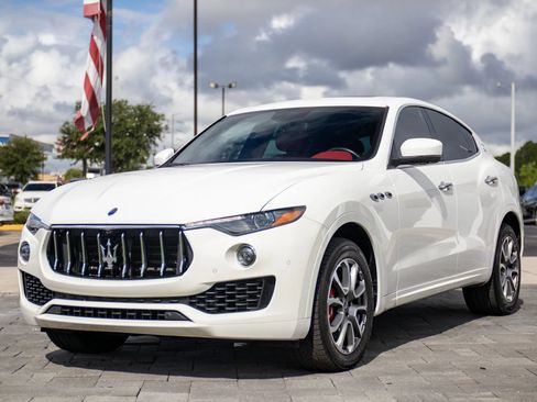 Used 2020 Maserati Levante S AWD/4WD image 6