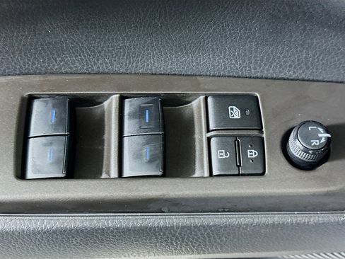 Used 2023 Toyota Camry SE image 15