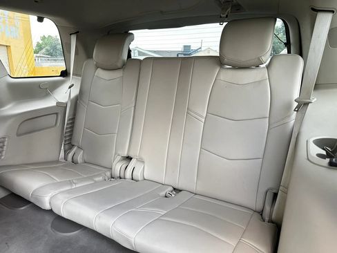 Used 2015 Cadillac Escalade Luxury AWD/4WD image 23
