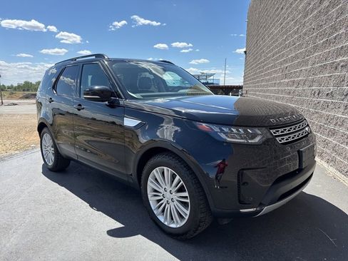 Used 2017 Land Rover Discovery HSE AWD/4WD image 3