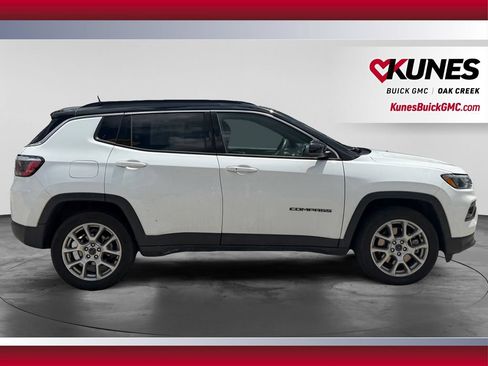Used 2025 Jeep Compass Limited AWD/4WD image 12