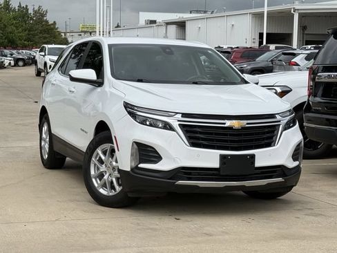Used 2024 Chevrolet Equinox LT FWD image 2