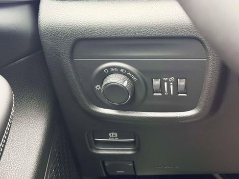 New 2026 Jeep Grand Cherokee L 4WD image 19