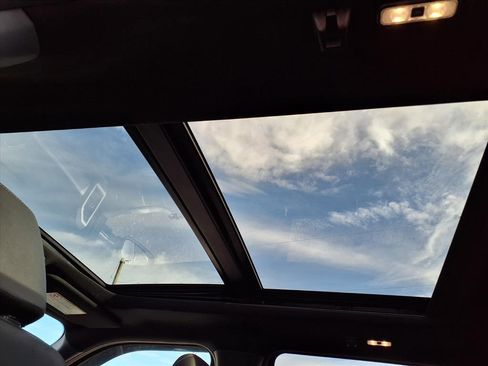 Used 2022 Ford F350 Lariat w/ Tremor Off-Road Package image 21