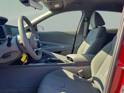 New 2026 Hyundai Elantra SE image 6