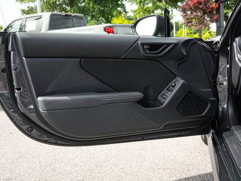 Used 2024 Toyota GR86 RWD image 15