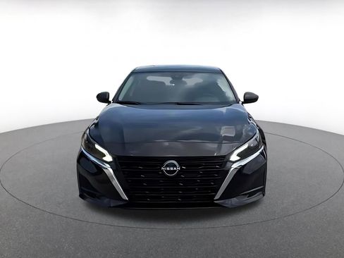 Used 2025 Nissan Altima 2.5 SV FWD image 4