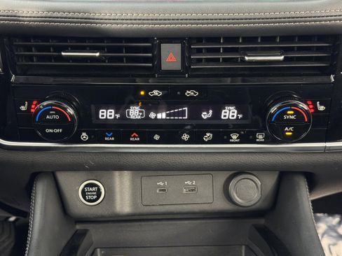 Used 2023 Nissan Rogue SL w/ SL Premium Package image 27