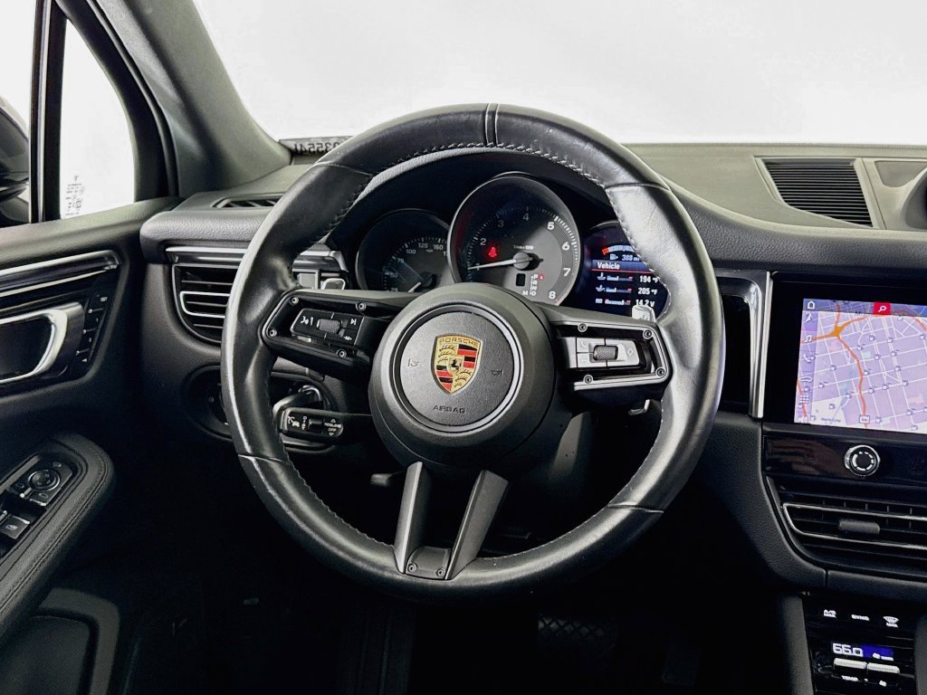 Certified 2024 Porsche Macan AWD/4WD image 12
