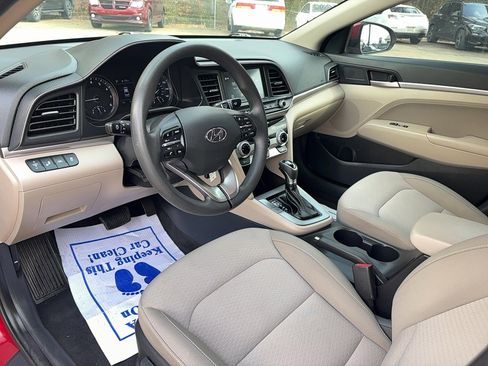 Used 2019 Hyundai Elantra SEL FWD image 18