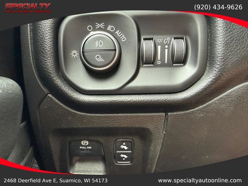 Used 2019 RAM 1500 Big Horn AWD/4WD image 30