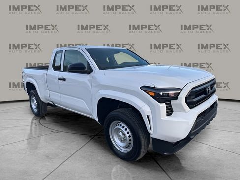 Used 2025 Toyota Tacoma SR image 7