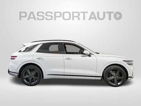 Used 2023 Genesis GV70 2.5T w/ Sport Prestige Package image 8