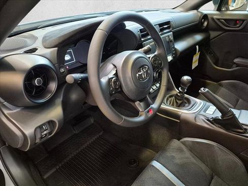 New 2026 Toyota GR86 Premium RWD image 3