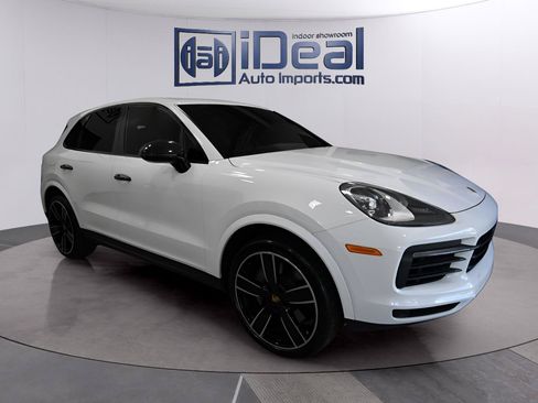 Used 2019 Porsche Cayenne S w/ Premium Package AWD/4WD image 7