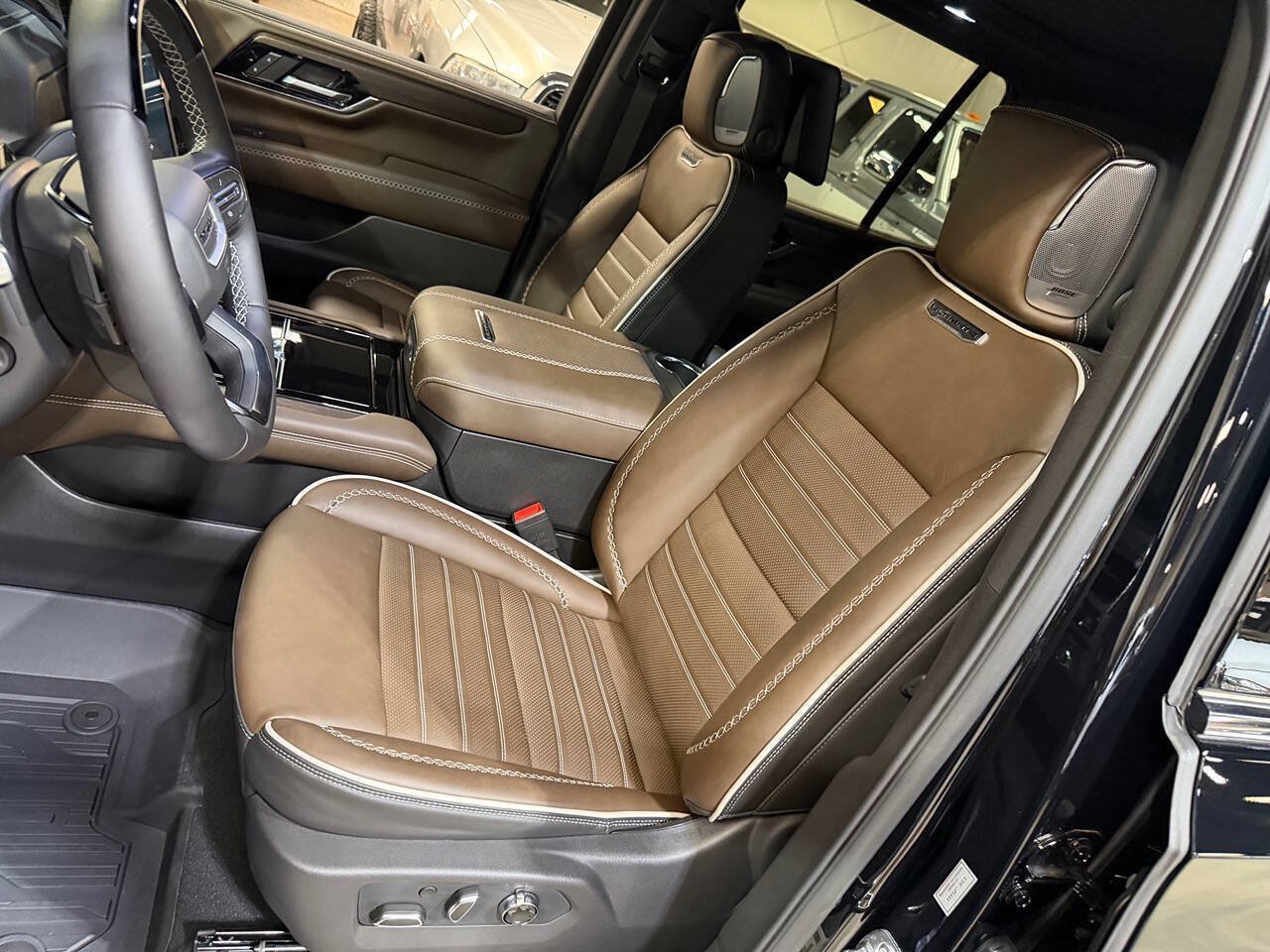Used 2026 GMC Yukon Denali Ultimate w/ LPO, Floor Liner Package AWD/4WD image 14