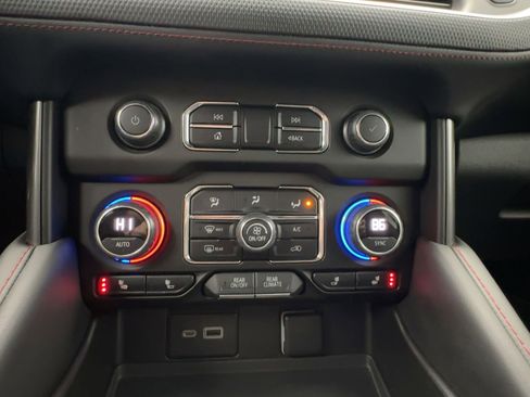 Used 2022 Chevrolet Tahoe RST w/ Luxury Package image 17