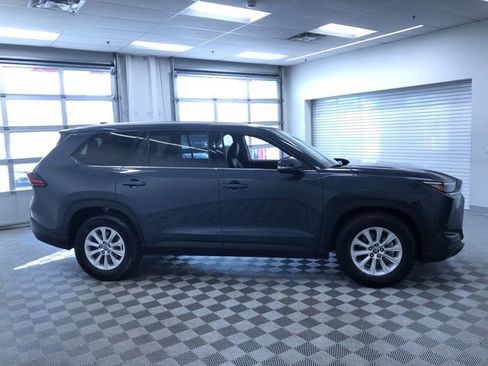 Used 2025 Toyota Grand Highlander AWD image 37