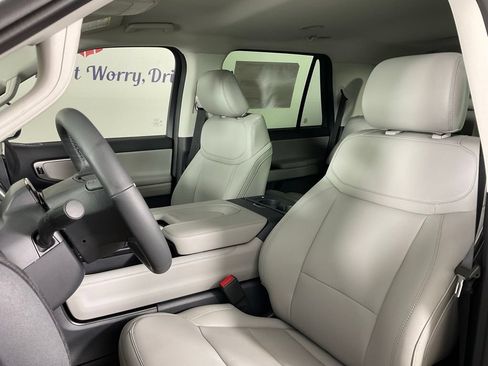 New 2026 Ford Expedition Active RWD image 14