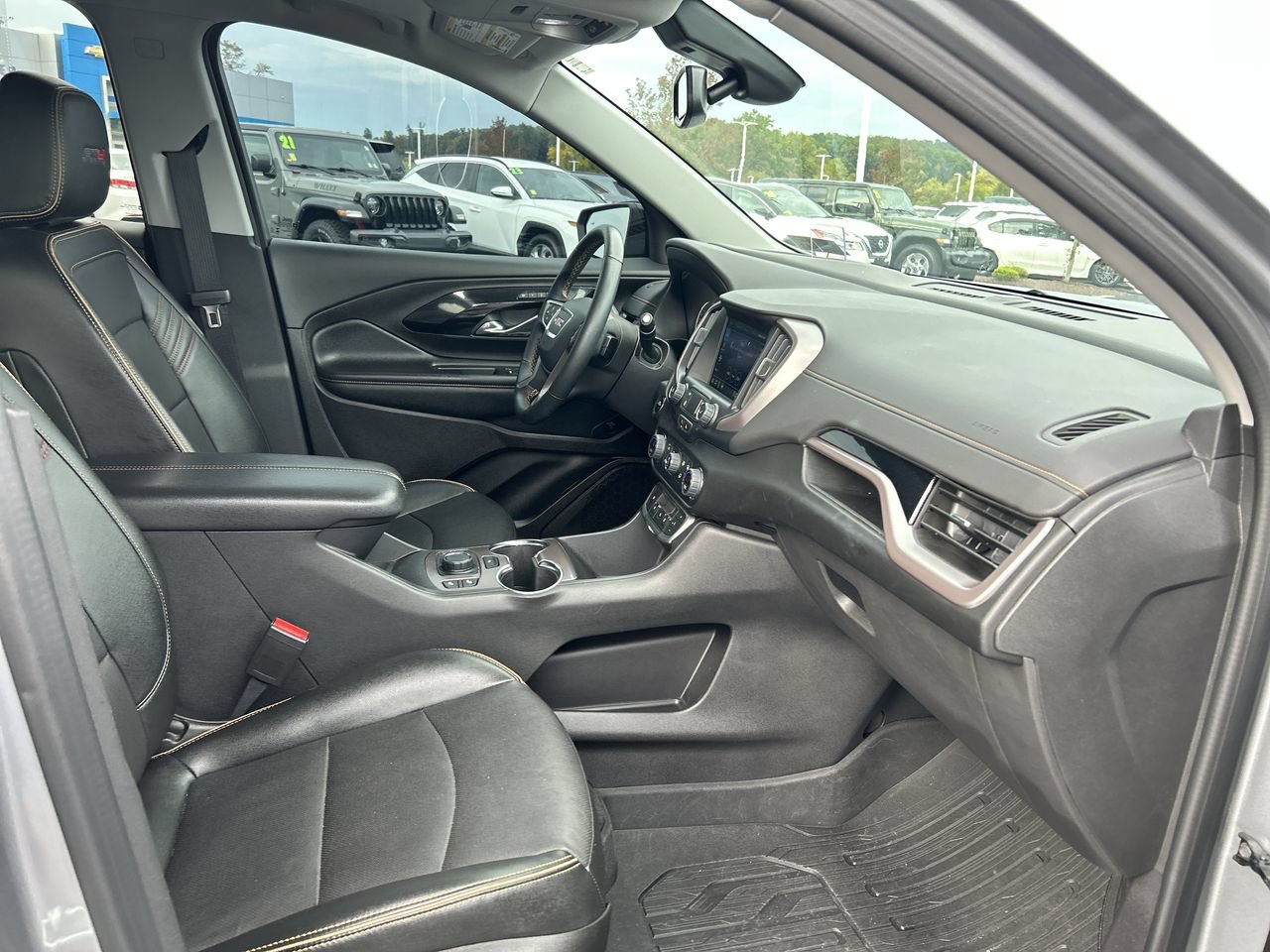 Used 2024 GMC Terrain AT4 w/ Tech Package AWD/4WD image 14