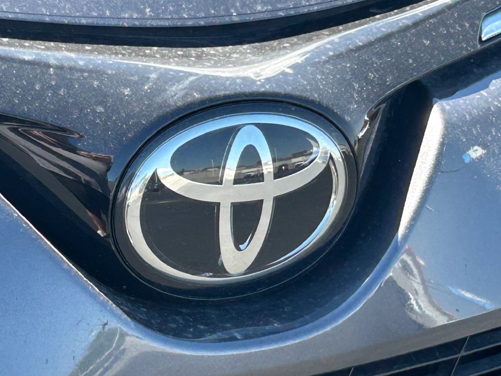 Used 2018 Toyota RAV4 Limited FWD image 9
