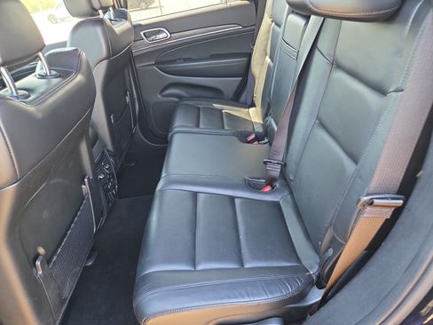 Used 2019 Jeep Grand Cherokee Limited AWD/4WD image 7