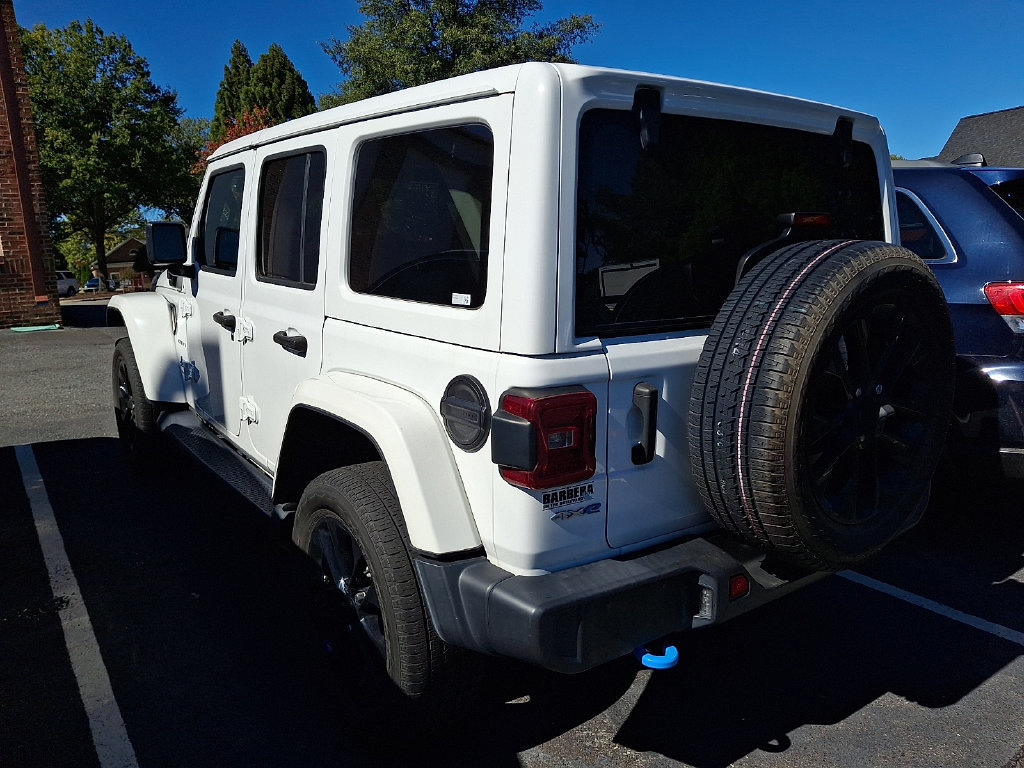 Used 2023 Jeep Wrangler Unlimited Sahara w/ Cold Weather Group AWD/4WD image 7