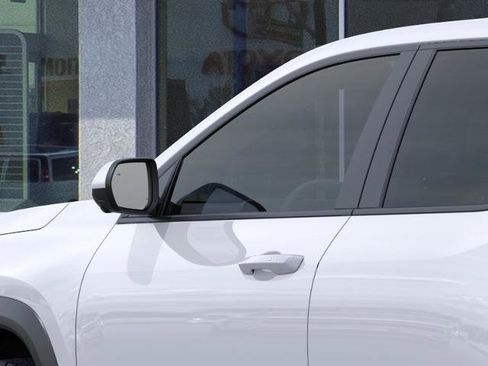New 2026 Chevrolet Equinox LT w/ Safety and Technology Package FWD image 12