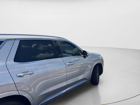 Used 2024 Hyundai Palisade Calligraphy FWD image 2