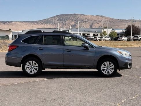 Used 2016 Subaru Outback 2.5i Premium AWD/4WD image 6