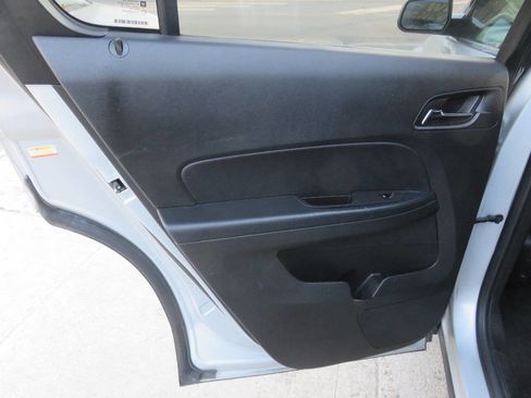 Used 2015 Chevrolet Equinox LT image 25