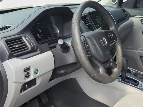 Used 2020 Honda Pilot EX image 9