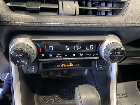 Used 2024 Toyota RAV4 XLE AWD/4WD image 21