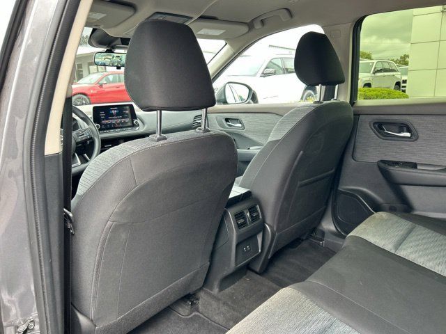Used 2023 Nissan Rogue SV AWD/4WD image 19