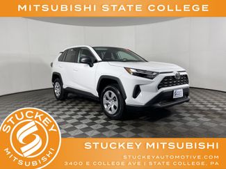 Used 2024 Toyota RAV4 LE video 1
