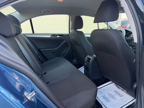 Used 2015 Volkswagen Jetta SE image 16