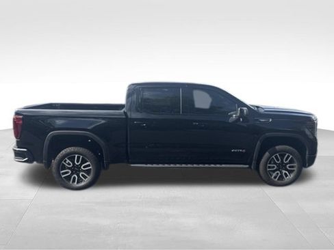 Used 2025 GMC Sierra 1500 AT4 w/ AT4 Premium Package AWD/4WD image 5