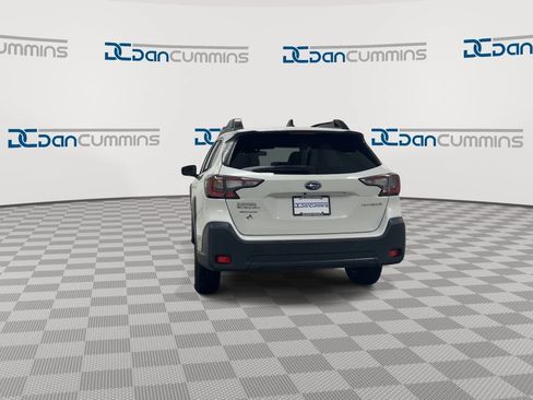 Used 2023 Subaru Outback Premium AWD/4WD image 7