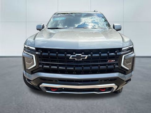 Used 2026 Chevrolet Suburban Z71 w/ Comfort Package AWD/4WD image 6