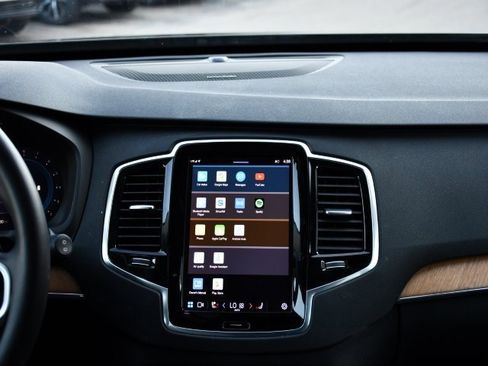 Certified 2023 Volvo XC90 B5 Plus w/ Protection Package Premier image 19