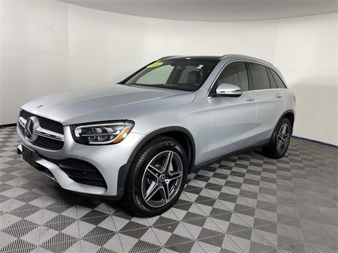 Used 2020 Mercedes-Benz GLC 300 4MATIC w/ AMG Line image 4