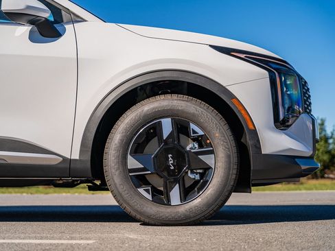 New 2026 Kia Sportage LX FWD image 5