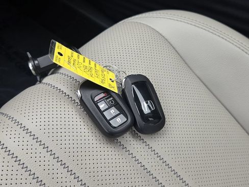 Certified 2024 Honda HR-V EX-L image 18