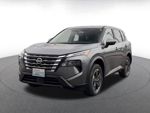 Used 2025 Nissan Rogue SV image 7