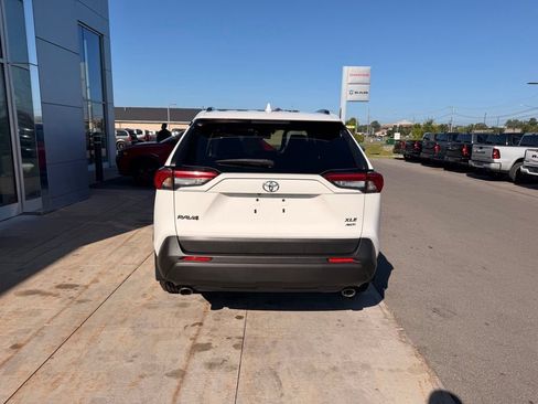 Used 2019 Toyota RAV4 XLE w/ Convenience Package AWD/4WD image 13