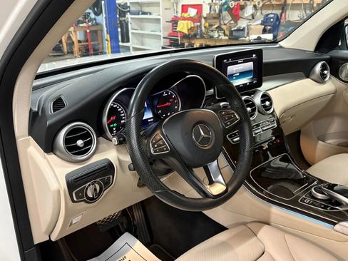Used 2017 Mercedes-Benz GLC 300 4MATIC image 18