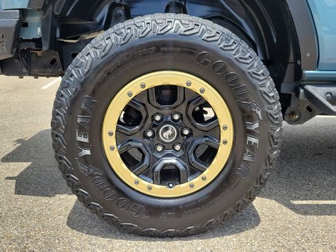Used 2022 Ford Bronco Outer Banks AWD/4WD image 6